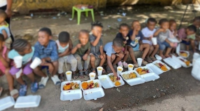 Piden detener donación a Cuba y dedicar recursos a combatir el hambre en Sudáfrica